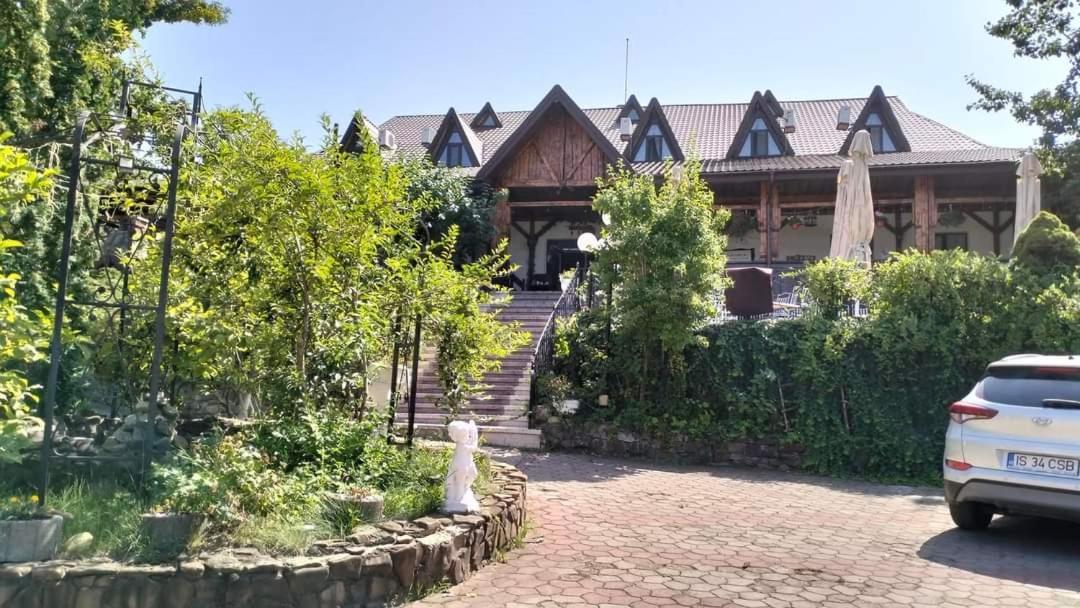 ホテル Casa Boiereasca ヤシ エクステリア 写真